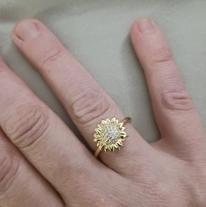 Gold Sunflower Ring | Your Bijoux Box | Barely Worn